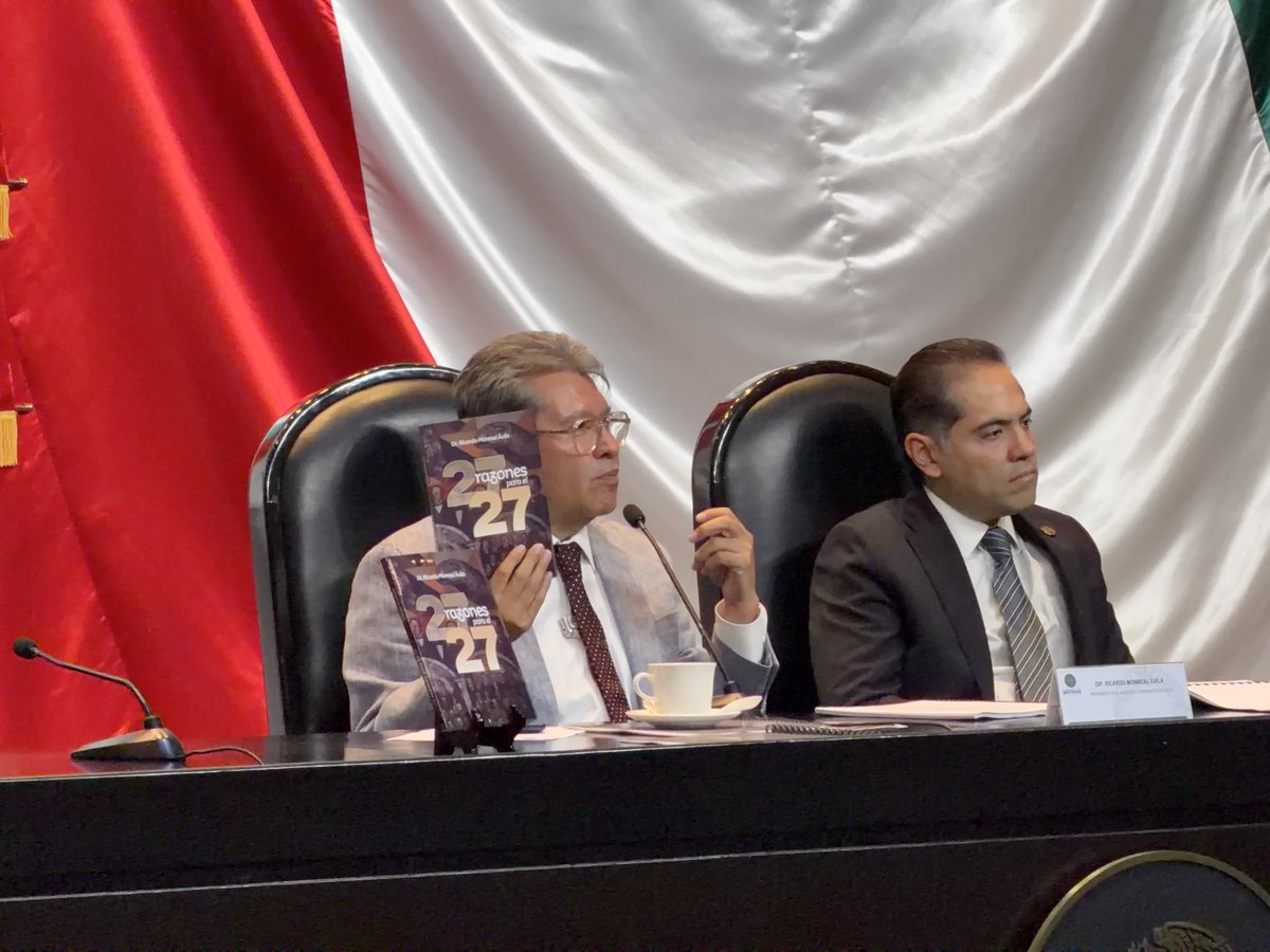 FarukMTake's tweet photo. Acompañando al Coordinador Dip. @RicardoMonrealA en la presentación de su nuevo libro “27 razones para el 27” https://t.co/nukrzNHH2m