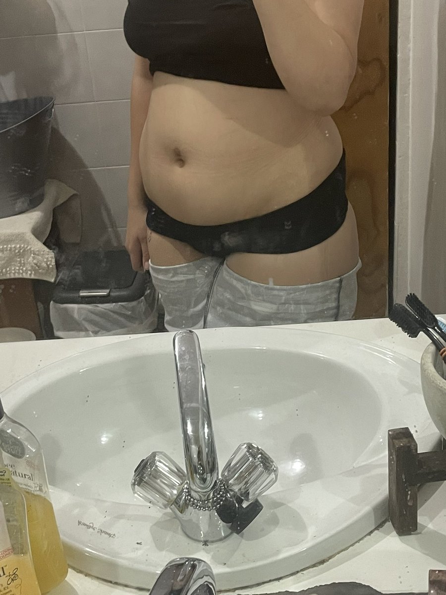 Dane1sdead's tweet photo. Part two of night time bloating body check #bc #edrtwt #shedtwt 
I call it bullshit because it rhymes with grug https://t.co/LiDrrtg6SE