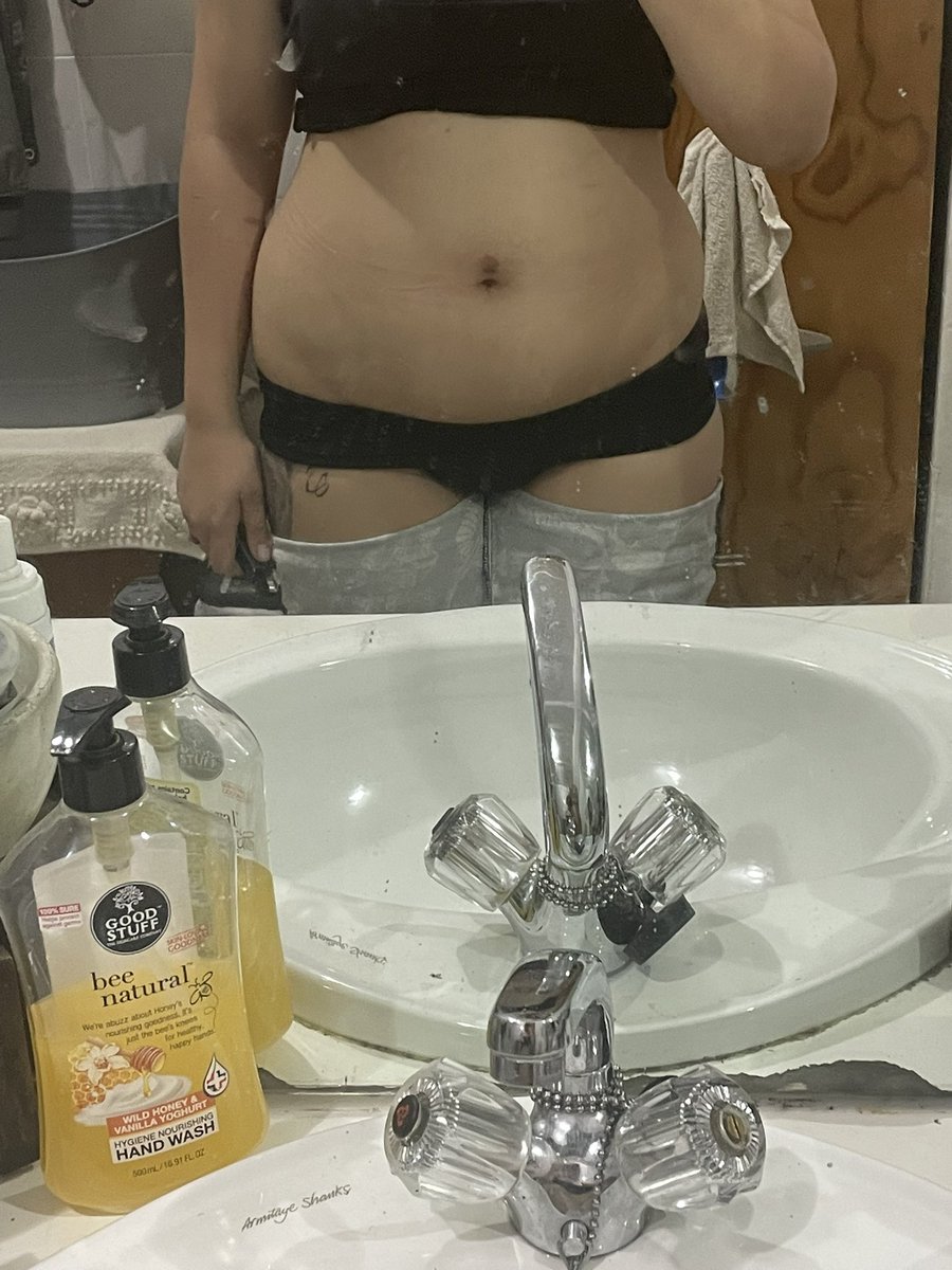 Dane1sdead's tweet photo. Part two of night time bloating body check #bc #edrtwt #shedtwt 
I call it bullshit because it rhymes with grug https://t.co/LiDrrtg6SE