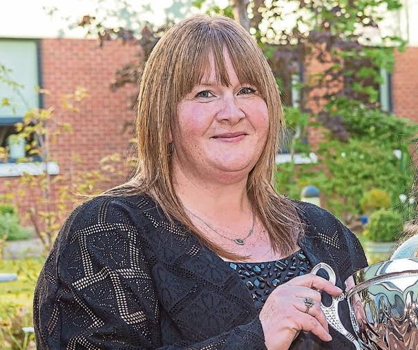 resilient333's tweet photo. And...'suddenly'😪💔
*Mrs. Lindsey Bell-mid-40s-Ireland
*'Beloved and highly respected Educator from Aughnacloy, who served as the Head of Drama at Drumragh Integrated College in Omagh for over two decades...'
*"unique ability to make students believe in themselves, noting that her creativity and encouraging nature helped countless young people reach their full potential"
*May 30, 2026
*Tragically, Lindsey died suddenly and unexpectedly..."untimely"...at the hospital. 
*Leaves behind loving husband and four children.
*No Cause of Death Reported .. 🤫 
https://t.co/vhKd5PvBRi