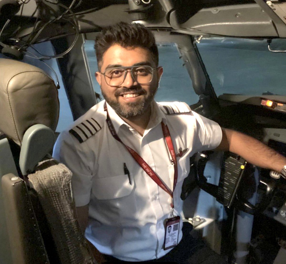 sofiafonsoferre's tweet photo. One of the Israeli passengers who subdued the co-pilot on the Flydubai flight reported to the Israeli Prime Minister that the captain, Indian national Smit Machchhar, even after being stabbed and lying on the ground, managed to open the cockpit door. 

This allowed the Israelis to enter and detain the assailant as he attempted to cause the plane to crash. All of this occurred while Flight FZ1073 was recorded descending nearly 14,000 feet in less than 30 seconds.

The captain is currently hospitalized in Saudi Arabia and is the hero of the day.