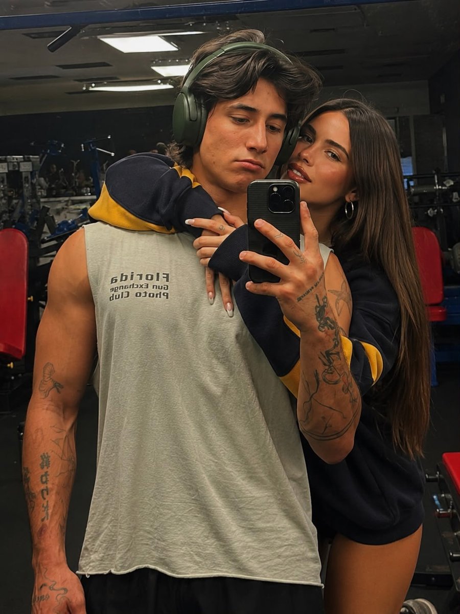 SADIEKMC's tweet photo. ⠀⠀
                          ㅤㅤㅤㅤ♡𝑹𝒐𝒑𝒂 𝒓𝒐𝒃𝒂𝒅𝒂. 𝑴𝒆 𝒗𝒆𝒐 𝒃𝒊𝒆𝒏. 𝑯𝒆 𝒄𝒂𝒏𝒕𝒂𝒅𝒐 𝒄𝒐𝒏 𝒑𝒖́𝒃𝒍𝒊𝒄𝒐. 𝑴𝒊 𝒔𝒖𝒆𝒓𝒕𝒆.———
                               #NTLUPHOTO

⠀⠀ https://t.co/4PHHrSzc0y