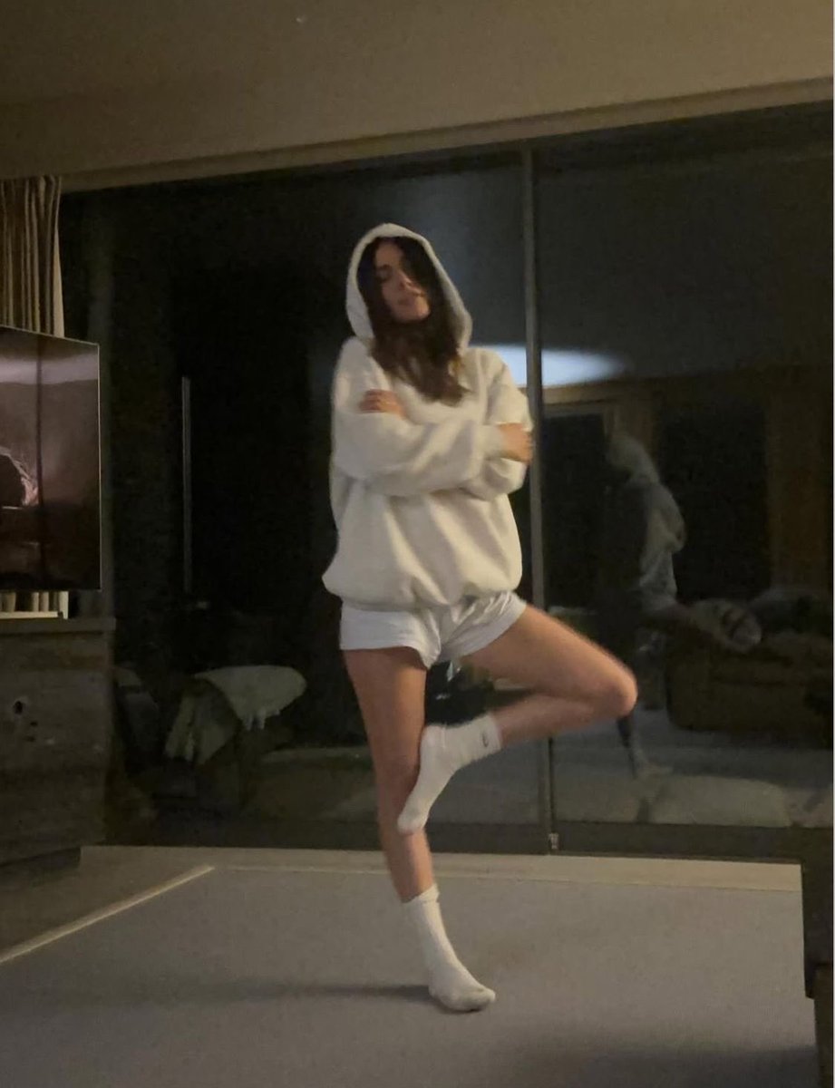 SADIEKMC's tweet photo. ⠀⠀
                          ㅤㅤㅤㅤ♡𝑹𝒐𝒑𝒂 𝒓𝒐𝒃𝒂𝒅𝒂. 𝑴𝒆 𝒗𝒆𝒐 𝒃𝒊𝒆𝒏. 𝑯𝒆 𝒄𝒂𝒏𝒕𝒂𝒅𝒐 𝒄𝒐𝒏 𝒑𝒖́𝒃𝒍𝒊𝒄𝒐. 𝑴𝒊 𝒔𝒖𝒆𝒓𝒕𝒆.———
                               #NTLUPHOTO

⠀⠀ https://t.co/4PHHrSzc0y