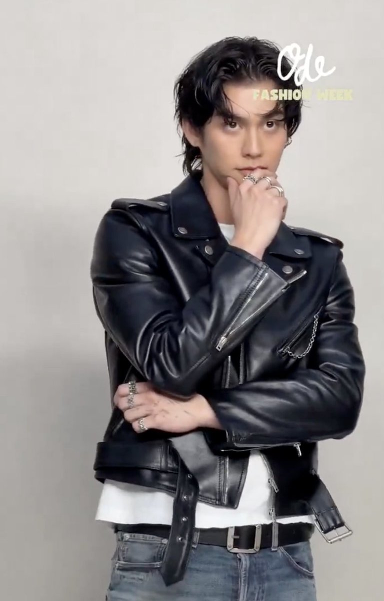 salmar49261304's tweet photo. ชอบความแอคนี้ว่ะะะ คือฮีคิดมาแล้วววว แอคให้คนหมั่นไส้เล่น 5555

BRIGHT WITH ACNE STUDIOS
#AcneStudiosSS27xBRIGHT
#AcneStudiosxBRIGHT
#AcneStudiosSS27
#AcneStudios #bbrightvc https://t.co/YM4ewcyQ8Z