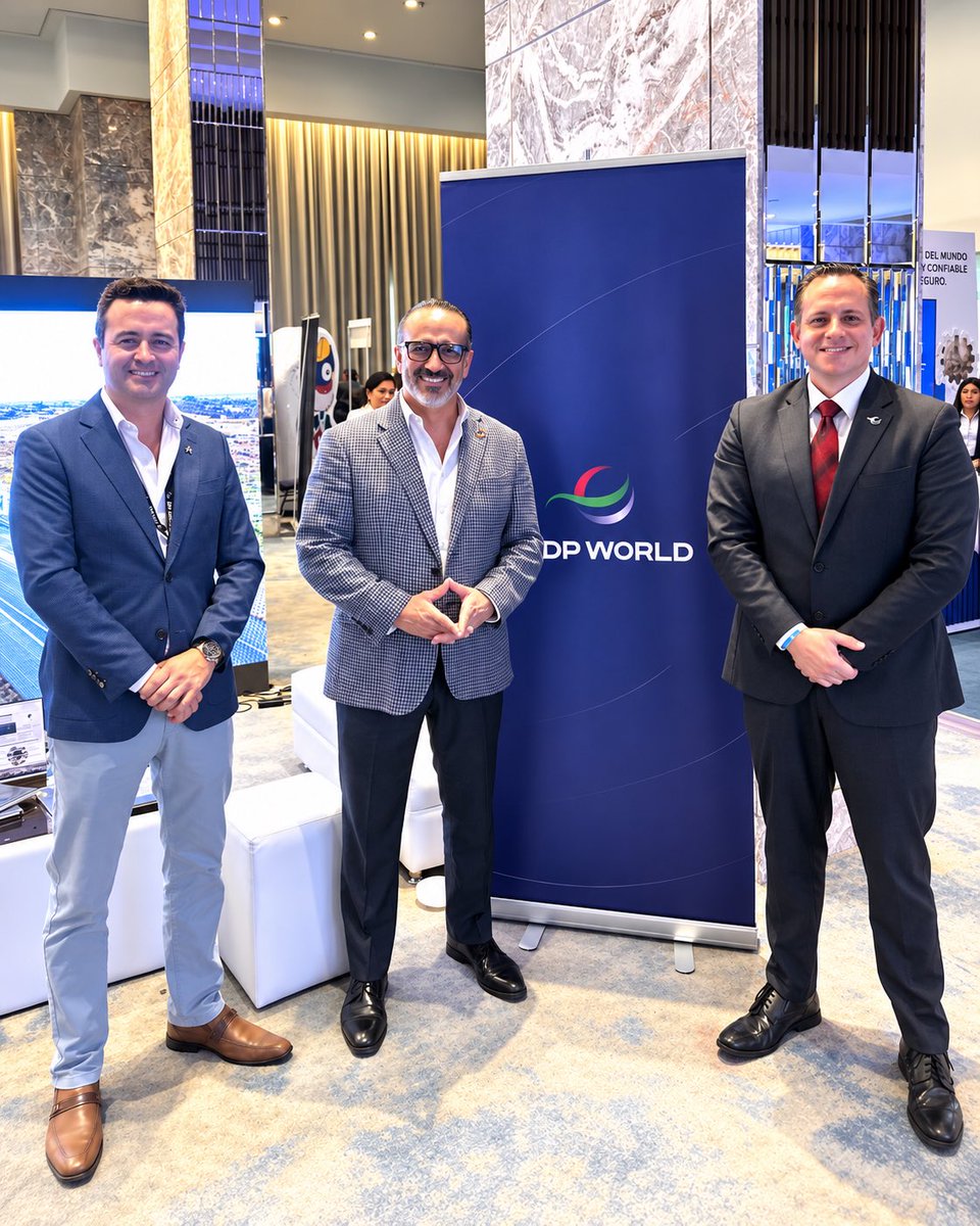 MDI_corp's tweet photo. Nuestro presidente @dariovherrera participó en el V Congreso Internacional de Agentes de Aduana y Operadores de Comercio Exterior, organizado por @FedaEc

Desde #Manabí, seguimos siendo parte del debate nacional sobre #ZonasFrancas, comercio exterior y competitividad del 🇪🇨 https://t.co/fSSgpXJadT