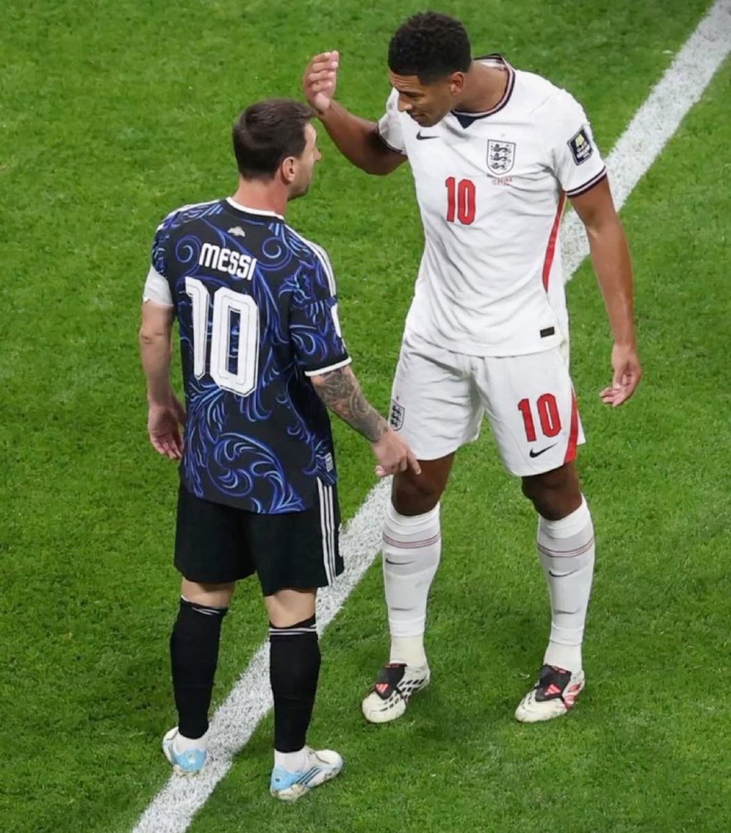 GoalVersee's tweet photo. 🚨 BREAKING: Bellingham getting Messi angry has been voted as the biggest mistake made in the World Cup history. https://t.co/8jWZF5oyC9