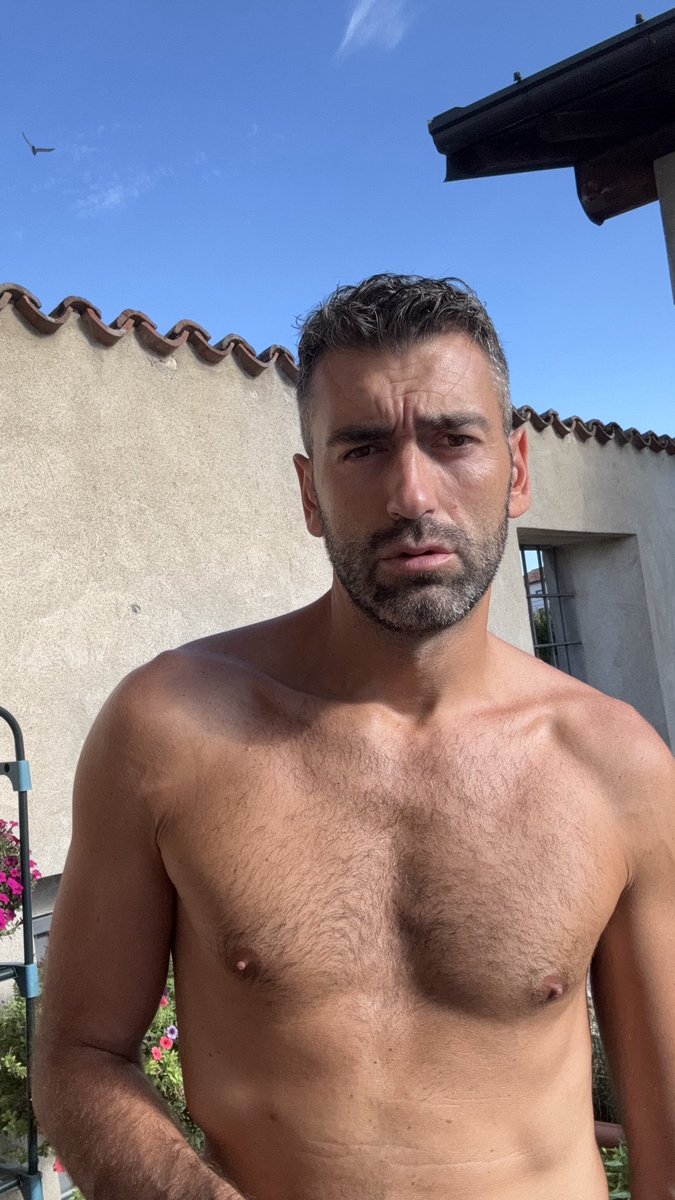 giovannirossi87's tweet photo. serious or smiling? 
instagram; giovannirossi https://t.co/42ZDKxil0S