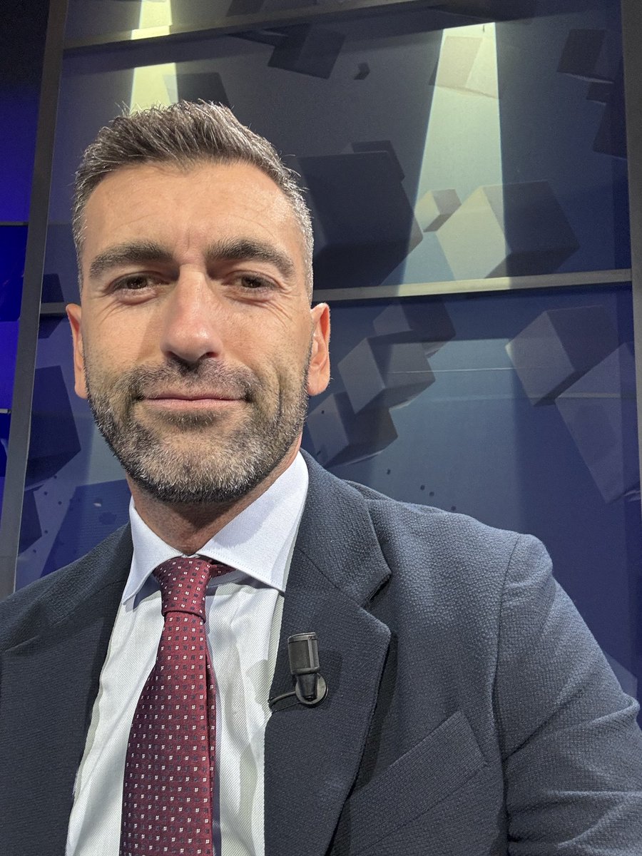 giovannirossi87's tweet photo. serious or smiling? 
instagram; giovannirossi https://t.co/42ZDKxil0S