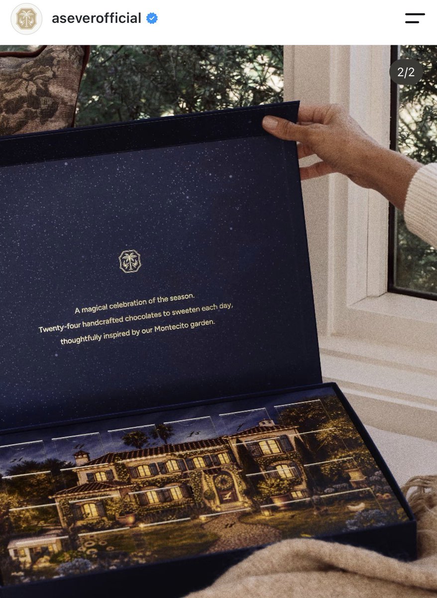 RNN_RoyalNews's tweet photo. 🤦🏼♀️ Meghan literally has no ideas. Chocolate with Compartés—AGAIN?!? And she really is doubling down on making this company all about her, as I’m not sure there’s much of a market for a chocolate set based off Meghan’s house and Montecito, a place she allegedly will no longer live full time. As ever really has no identity other than, “Meghan Markle”, which is horrible as Meghan Markle remains a deeply unpopular and divisive figure.
This gift would be cute for friends and family, but it’s a bit dumb for a business with zero identity. Her fans will eat it up, but I don’t want an Advent calendar of someone else’s house. It would work if she actually showed more of it or featured it on her show, but she didn’t so it’s quite odd. I’m sure Meghan’s initial idea was to put herself on the chocolates, but someone wisely managed to talk her out of it. 🤣