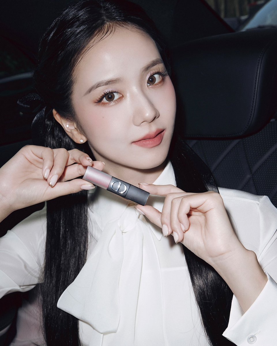 tkgaries103's tweet photo. Sooyaas &amp; Blinks, JISOO uploaded IG with Dior Beauty ! Please go engaging by like, repost, share, comment &amp; bookmark ! Share all pic via story and link on SNS ! Do our best to engage ! 

Link:
https://t.co/DsPh4UEQJQ https://t.co/GqFQuYEESd