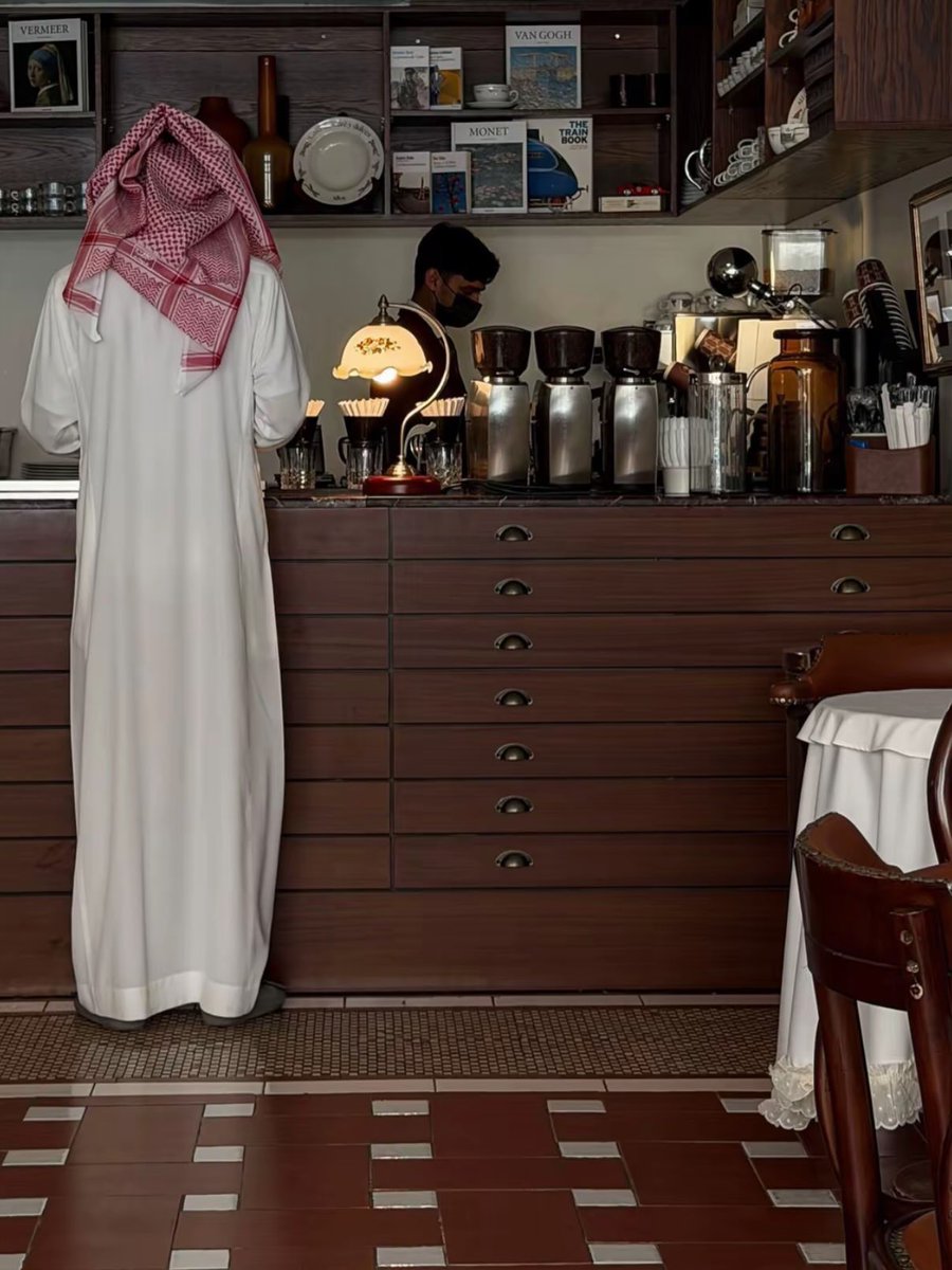 badahv's tweet photo. كافيه راقي في مدينة الخبر ☕️❣️ https://t.co/3yzb8V4fEs