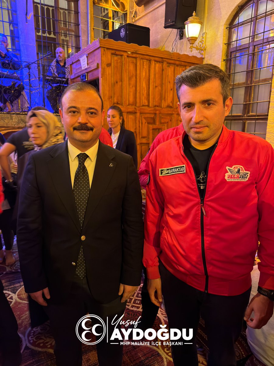 MHPhaliliyeurfa's tweet photo. İlçe Başkanımız Sn. Yusuf Aydoğdu, T3 Vakfı Başkanı Sn.  Selçuk Bayraktar'ı karşıladı. TEKNOFEST için şehrimize teşriflerinden dolayı teşekkür ederiz.
@MHP_Bilgi 
@dbdevletbahceli 
@Sanliurfa_MHP 
@eczosmanmutlu 
@yusufaydogduu 
@Selcuk
@teknofest 
#mhp #TeknofestGüneydoğu https://t.co/vN8f0QExU7