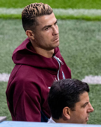 EPLworld's tweet photo. 🚨🚨 

كريستيانو رونالدو لم يتدرب اليوم مع المنتخب البرتغالي، ويغيب عن التدريبات لليوم الثالث على التوالي

جورجي جيسوس قال اليوم إن رونالدو سيتدرب، لكنه لم يتدرب

وقد غادر الآن معسكر المنتخب البرتغالي https://t.co/amqM3MGiMk
