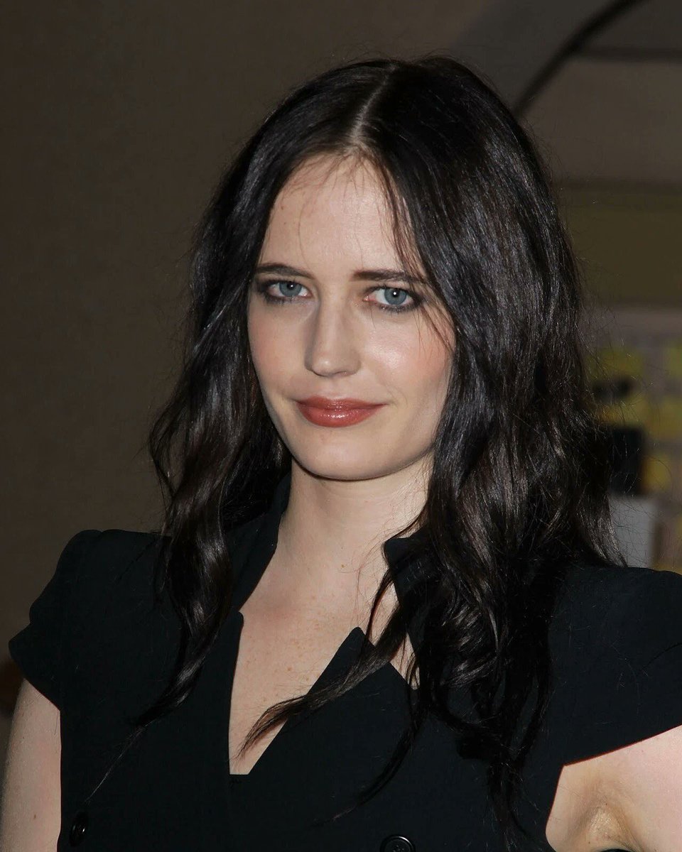 EvaGreenFan_X's tweet photo. Eva Green ❤️ #evagreen #evagreenfans https://t.co/3nXOTNG0ra
