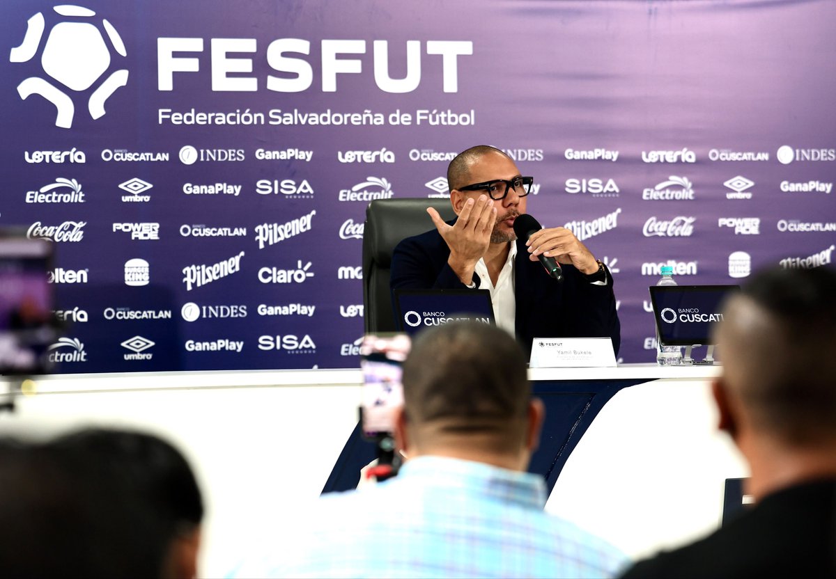 fesfut_sv's tweet photo. 🎙️ | @ybukele:
“Hay que seguir trabajando. Hay que seguir construyendo y hay que seguir mejorando, porque este es nuestro presente.” https://t.co/bAbqrmcGSb