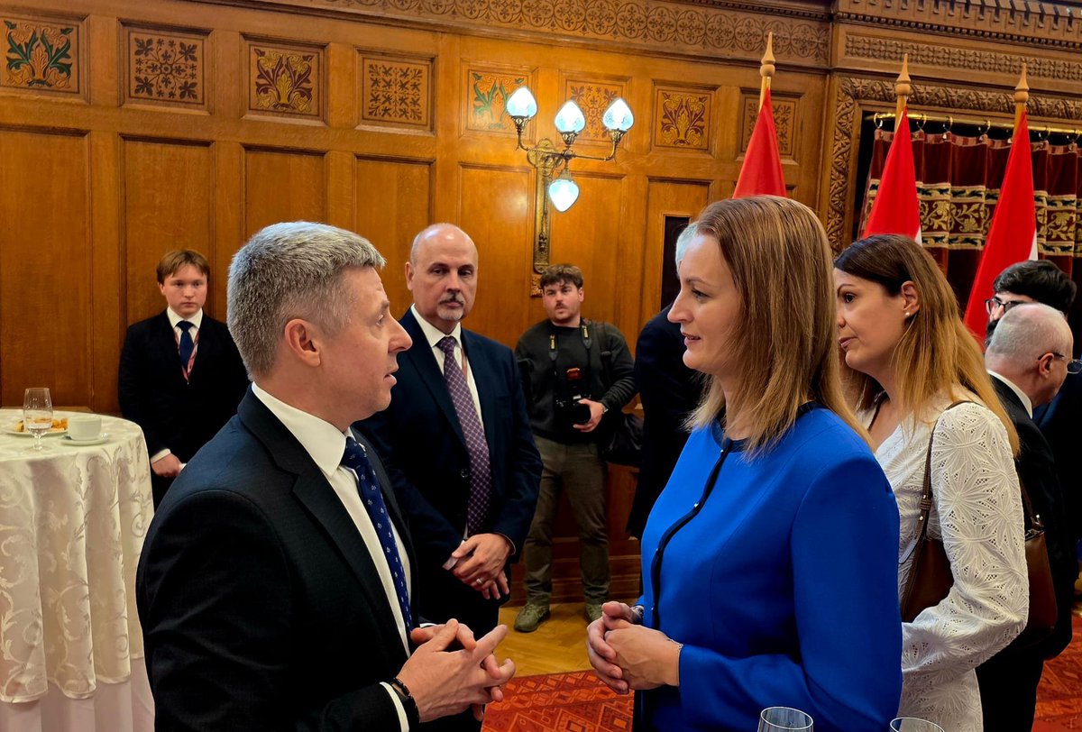 MindaugasRukste's tweet photo. A great pleasure to meet Madame Speaker of the National Assembly of Hungary Ágnes Forsthoffer and to identify new promising avenues for our cooperation.
There is a common understanding that new chapters of the bilareral telations are ahead of us.
🇱🇹🤝🇭🇺 https://t.co/yhMBg07opt