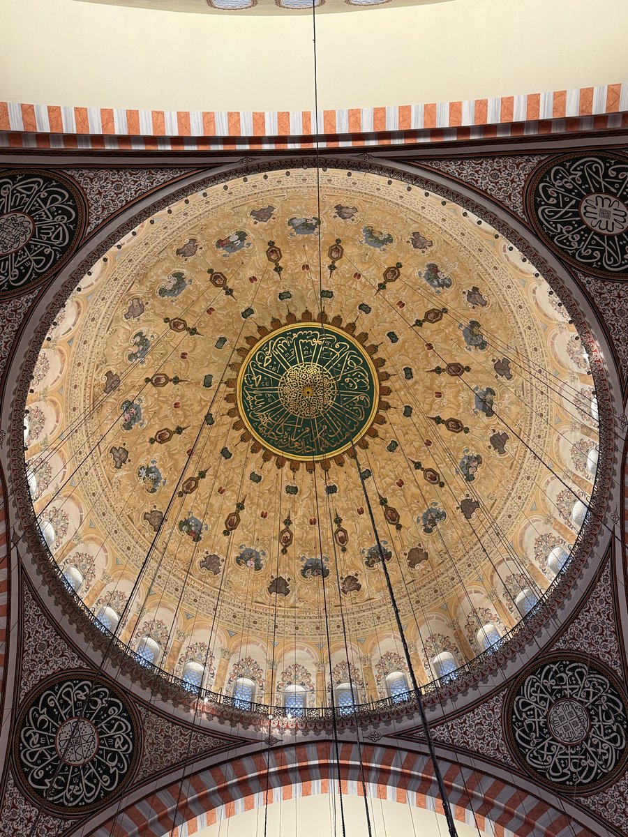 kuyedi007's tweet photo. @camiistan Süleymaniye Camii https://t.co/uP98YhMOie