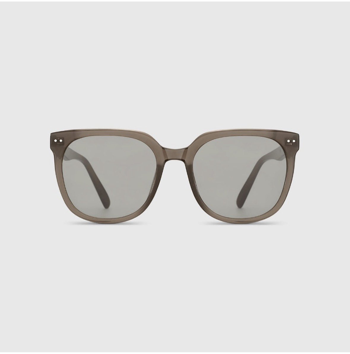 iamnotperfctgal's tweet photo. SUNGLASSES BLUE ELEPHANT - HANI (Ash Brown)
Used once 800 freeship (from 1690) แค่ลอง อปก.ครบ ในชอปตอนนี้ไม่มีของแล้ว 

#ส่งต่อแว่นกันแดด #ส่งต่อblueelephant #blueelephant #blueelephantbangkok #แว่นblueelephant https://t.co/X91AYcEUqT