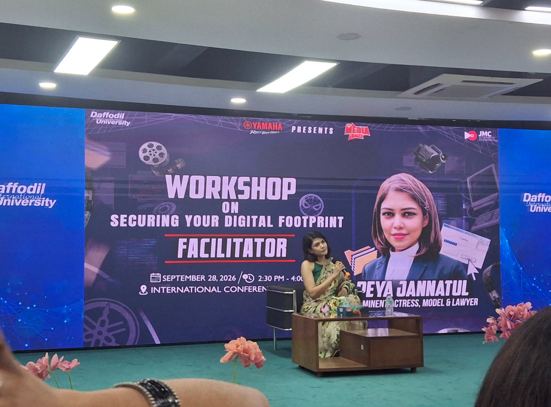BDNSMedia's tweet photo. Jmc workshop On Securing Yourself Most For Female 
#jmcworkshop
@PeyaJannatul 
@MoJoJamil https://t.co/n0FvJiih5W