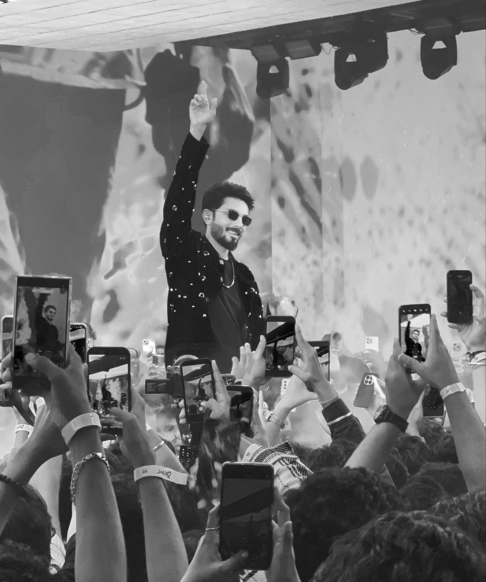 vbzu's tweet photo. 👑 @anirudhofficial 
#Jailer2Rave https://t.co/VuxAIvwyLN