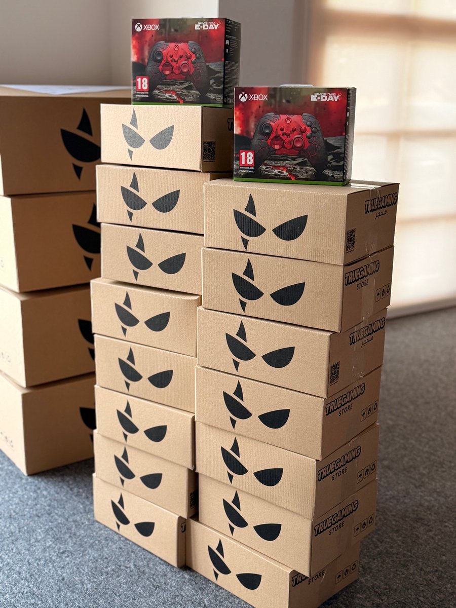 TrueGamingStore's tweet photo. 🚨  يد Gears of War E-Day جايتكم بالطريق 📦 ✈️

جهزوا نفسكم لجلد اللوكست! 👊🏻 https://t.co/WDsdNmiYcx