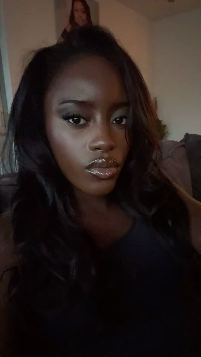 Lilyrose1n's tweet photo. What’s one thing you’ll never apologize for? 💅 https://t.co/I33JmsszO2