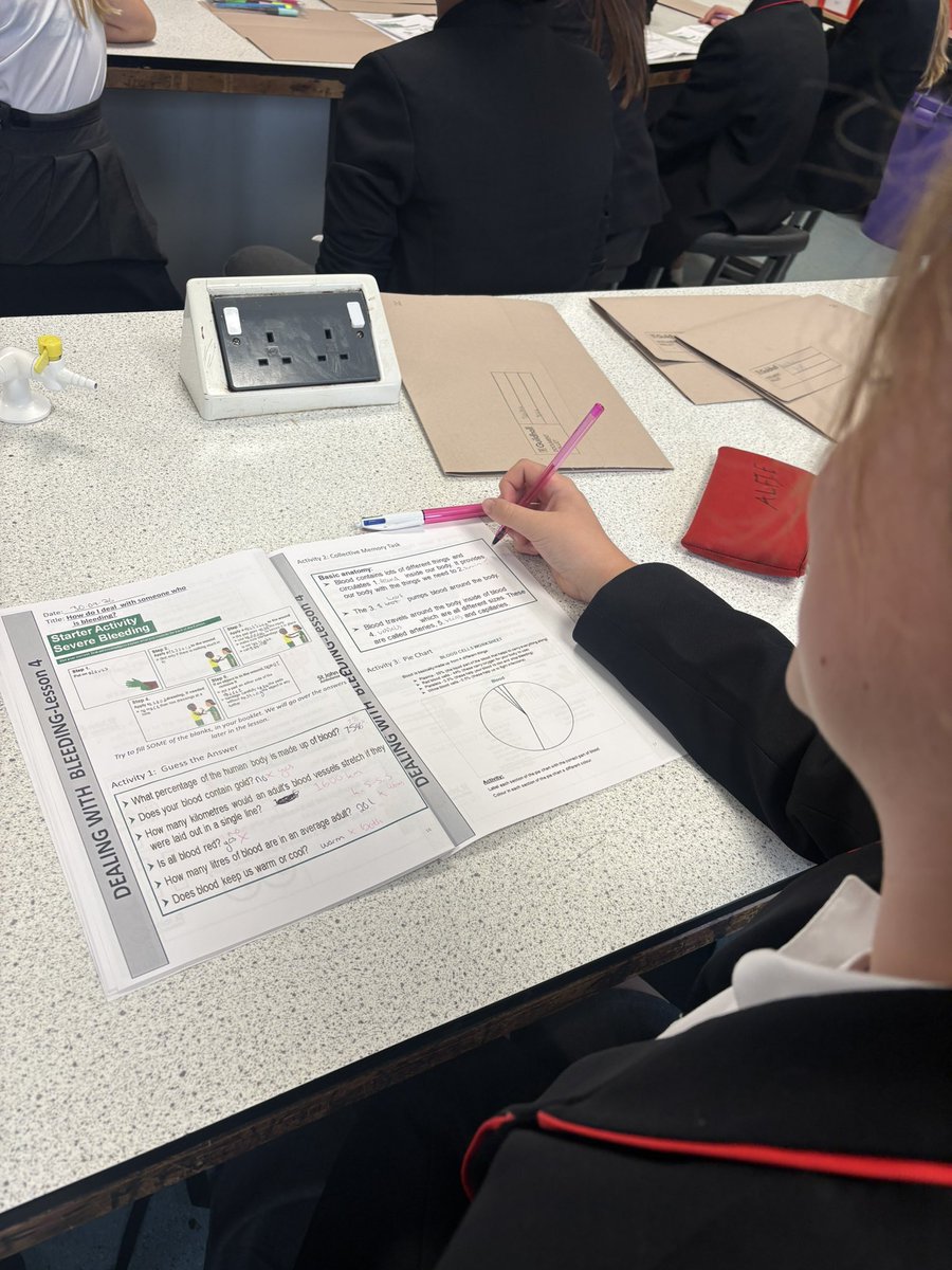 Venture_SU's tweet photo. Friendships, Relationships, First Aid and The United Nations were all being discussed in this afternoon’s final lesson of the current CASH unit. @OrmistonVenture @OrmistonEast https://t.co/IgcUe6vD04