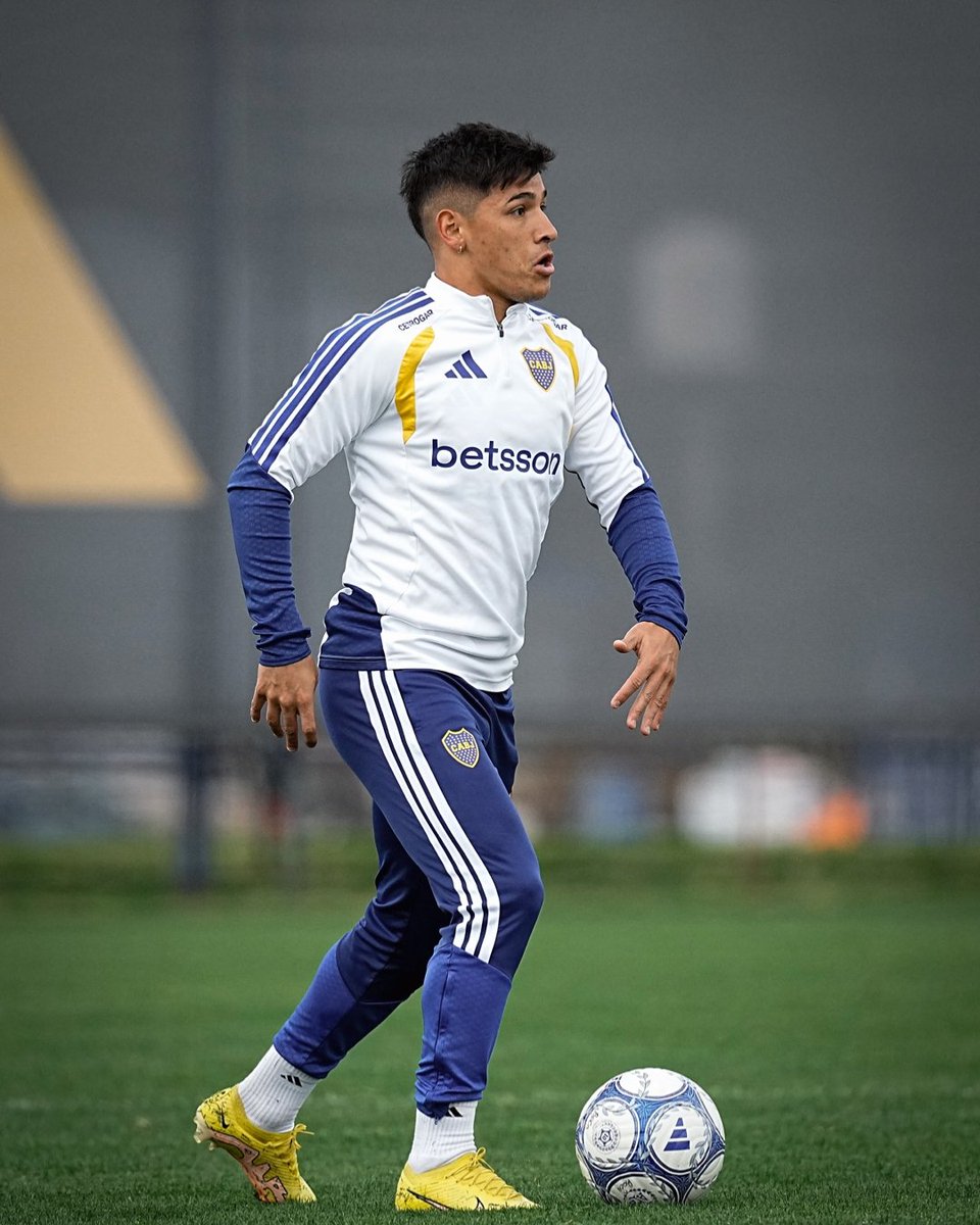 BocaJrsOficial's tweet photo. ¡Con todo, Boca! 💪 https://t.co/irV6cXEBX6