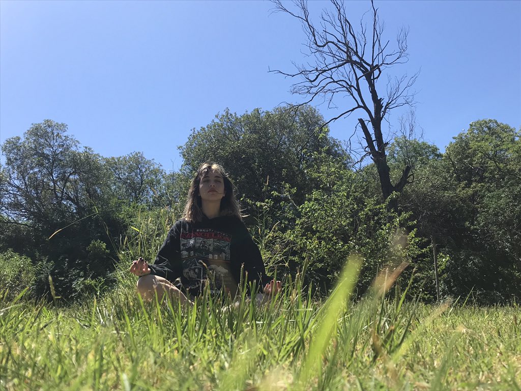 GiuliBertotto2's tweet photo. dios encontré este screencap de dwight y me acordé de mi foto favorita de malena anyways there are the same picture https://t.co/x0i5nDf0lT