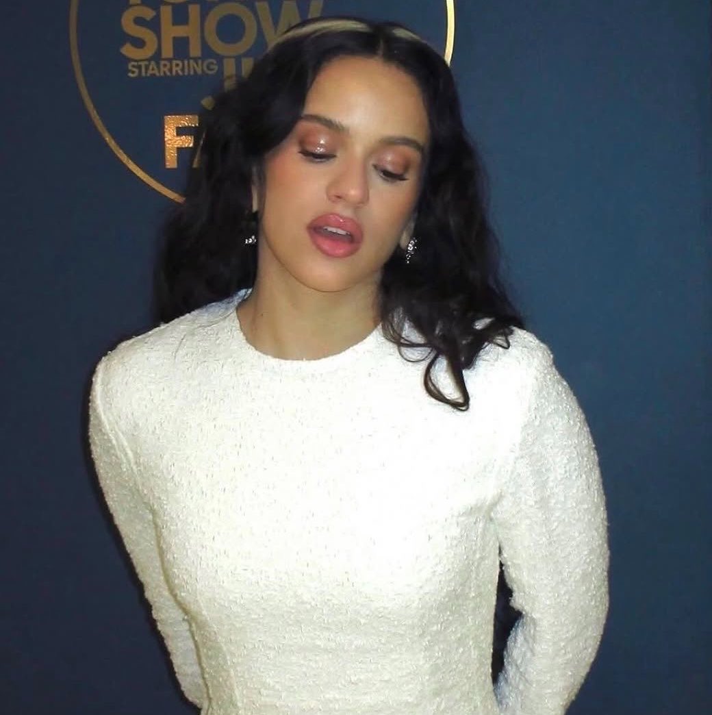 updaterosalia's tweet photo. 🚨 ROSALÍA to appear for interview on October 7 Tonight Show Starring Jimmy Fallon https://t.co/XMzWd33aog