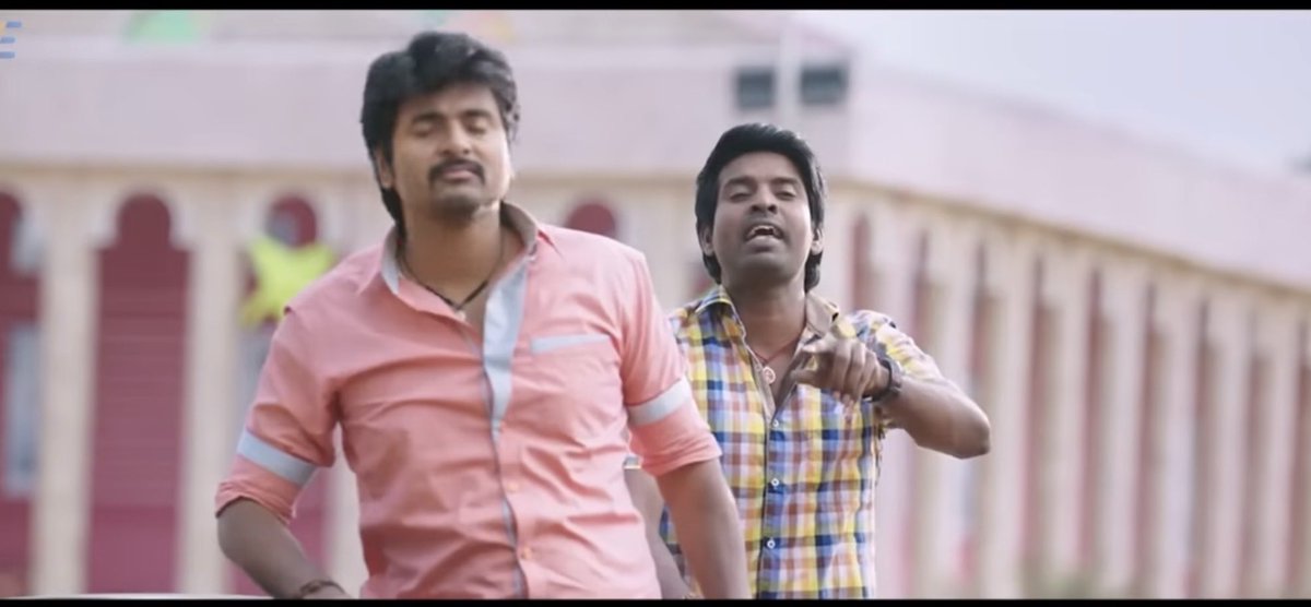 lumospascal's tweet photo. SK: Vidunga ne ungala theduvanga 

Seeman: Yar theduvanga?

SK mind voice: Yarum theda mattan da, apidi sonna than nee katha kadikama irupa 😭😭😭😭😭 https://t.co/1g5ca42Kjz