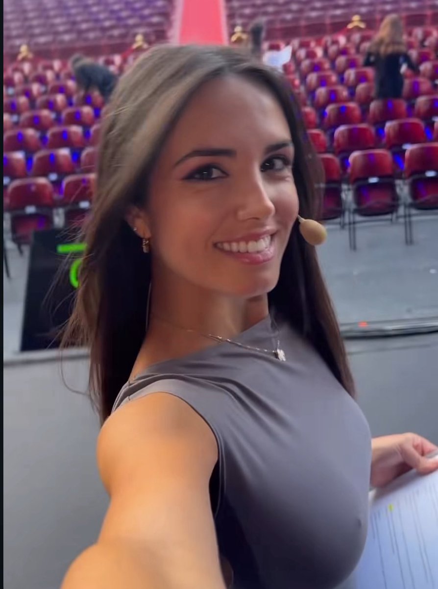 pumaboxer's tweet photo. "Una Giusy Meloni con un po' di freddo"

E bomber mi risponde "sì copra che nessuno la vuole vedere. Sopravvalutata"

Ok 👍🏻 https://t.co/J6wI2Wm5TX