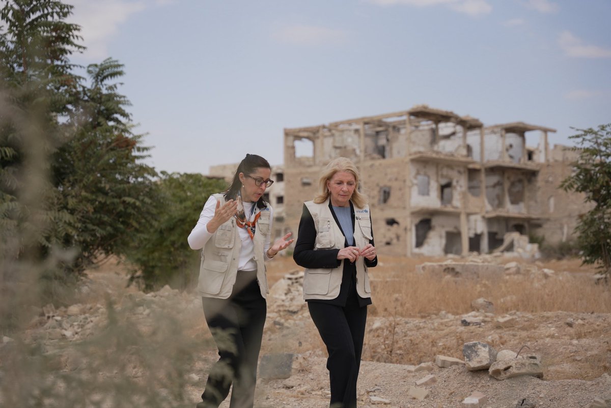unicefchief's tweet photo. The scars of war cut deep. But the return of families to Syria is a sign of hope. Children must be at the heart of recovery efforts. 

Investing in a child’s education, health and protection is an investment in Syria’s future. UNICEF is working with the government and delivering. https://t.co/BdqDIuVJe3