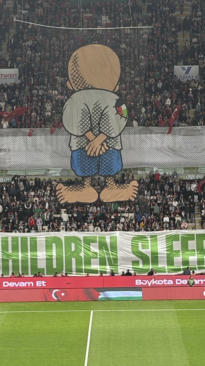 elonue's tweet photo. Konya’da Dostluk karşılaşmasındayız ..

Sahada güvercinler uçuyor.. 

Gazzeyi özleRİM😔🇵🇸 https://t.co/Lth3JjqVlV