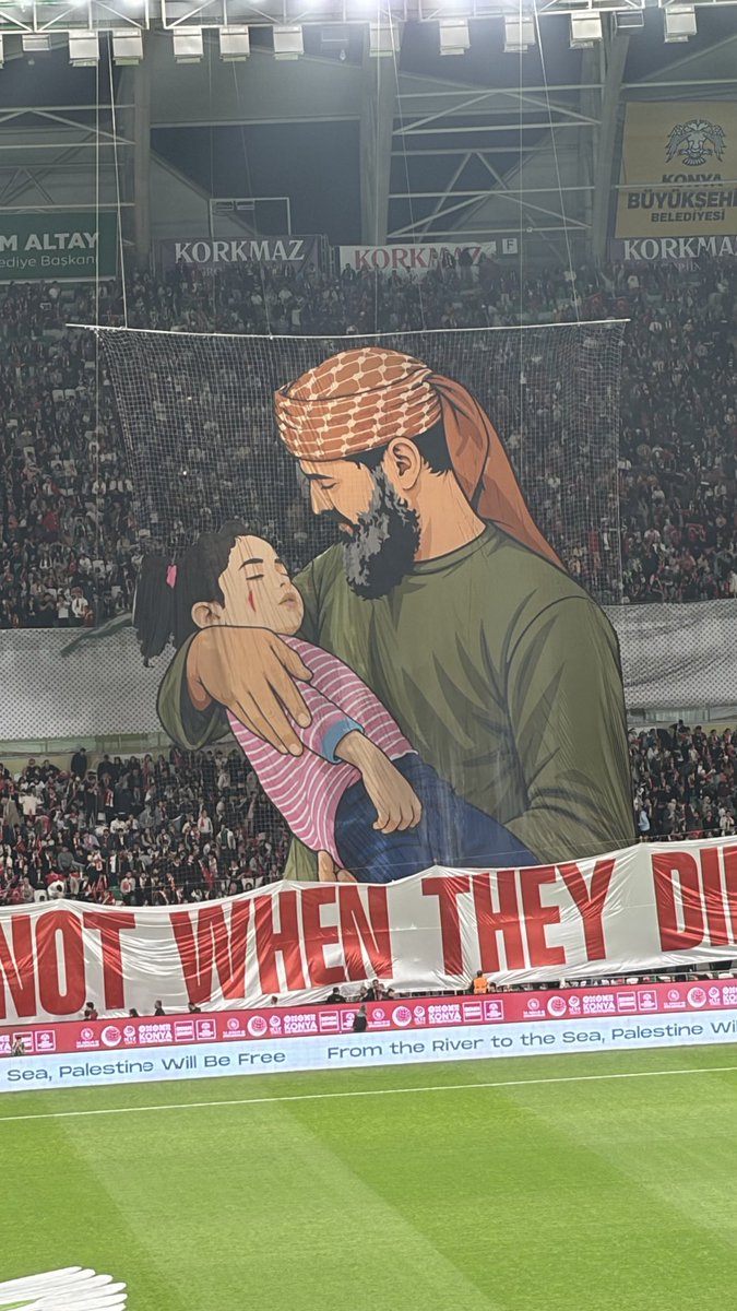 elonue's tweet photo. Konya’da Dostluk karşılaşmasındayız ..

Sahada güvercinler uçuyor.. 

Gazzeyi özleRİM😔🇵🇸 https://t.co/Lth3JjqVlV