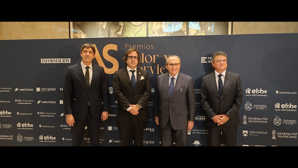 prensaUCHCEU's tweet photo. Esta tarde acompañamos, desde la @uchceu, con el vicerrector Álvaro Antón, al @INFesDigital y a Prensa Ibérica en la primera edición de los Premios Valor y Servicio. Un honor ser patrocinadores de estos galardones que reconocen "la labor de los cuerpos policiales" https://t.co/UAgJV2yTLJ