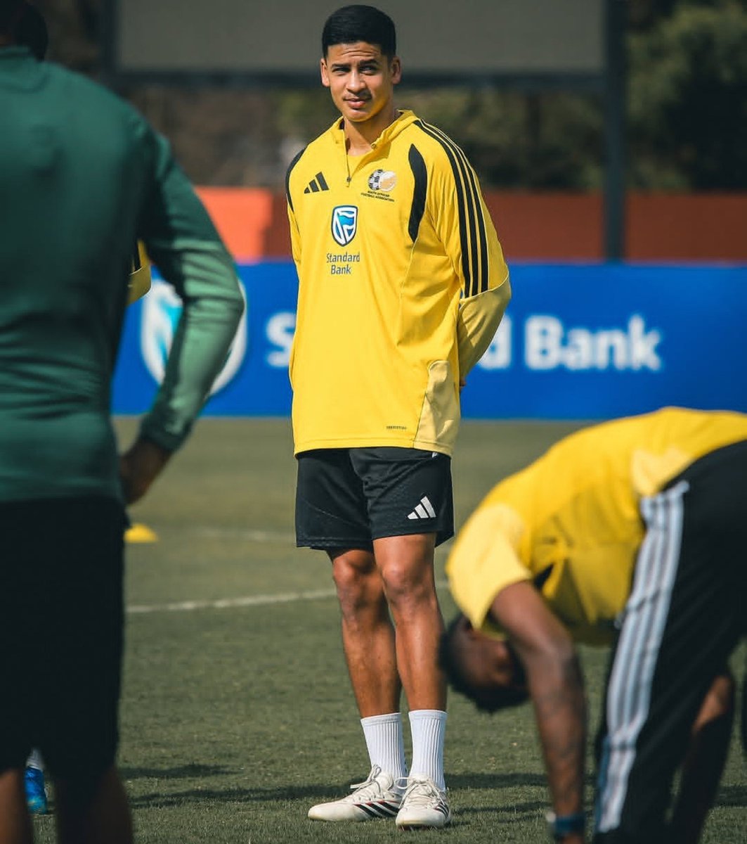 ArnoldKhaz97800's tweet photo. what a debut but Poggenpoel 👏🏿 👏🏿 👏🏿 well played🔥... there's room for improvement though
#ERIRSA
#TotalEnergiesAFCON2027
#BafanaPride
@StandardBankZA @adidasZA https://t.co/B2rrvIlSnB