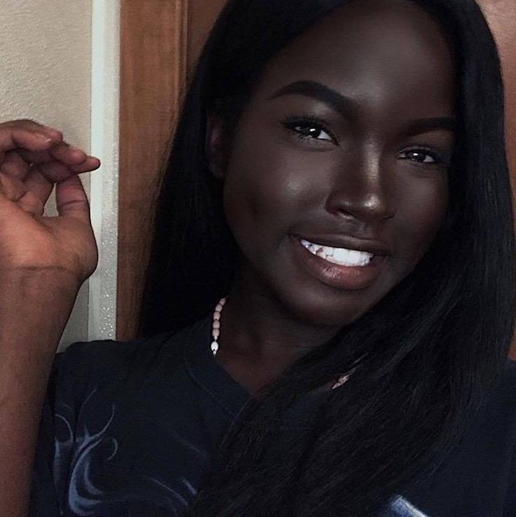 OliviaGrack9k's tweet photo. Black girls, what’s your happy place? 🌸 https://t.co/lcMHpbKkoz