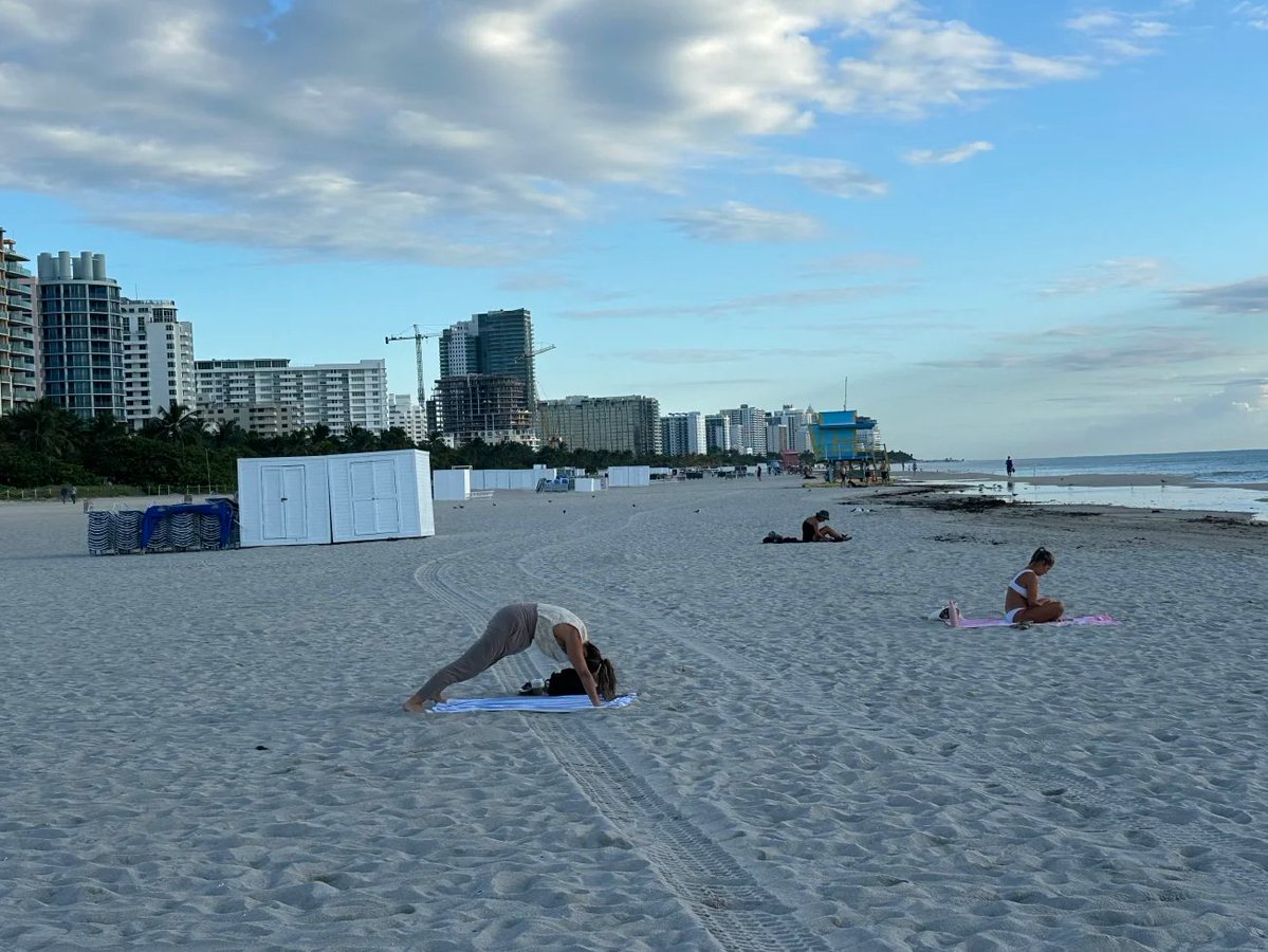celentty's tweet photo. Miami’s South Beach, sunshine, ocean breeze, and a little time to slow down. 🌴☀️🌊 https://t.co/Ie8nHIOesu