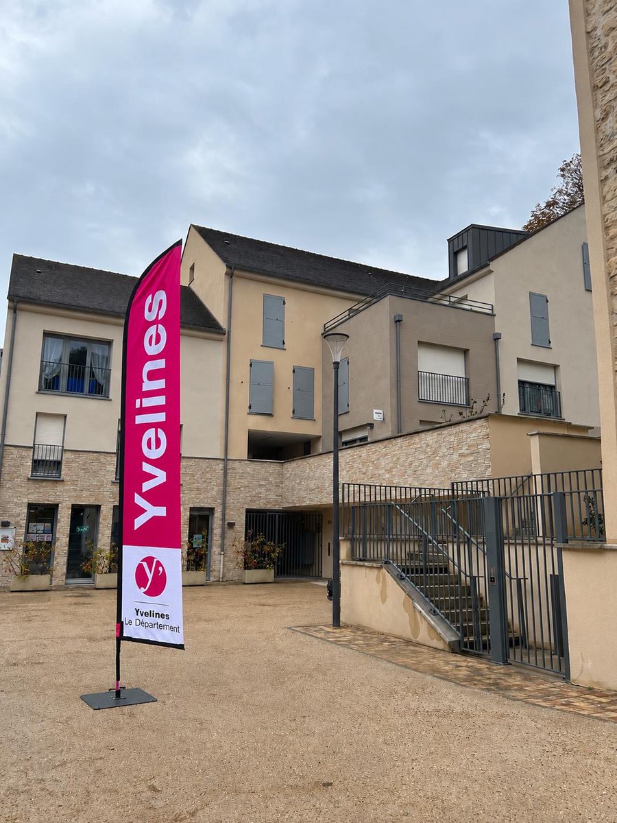 EPYvelines's tweet photo. L'autonomie sans la solitude !

@sdesteve et @RiDelepierre, conseillers départementaux du canton, ont représenté @pierre_bedier, président des #Yvelines, à l’inauguration de la résidence d’habitat inclusif Haute Barre à @MonLouveciennes.

En votant le financement de cette résidence, les élus du groupe EPY poursuivent leur engagement en faveur de l’#inclusion sociale, de la lutte contre l’#isolement et du renforcement de l’#autonomie de nos #séniors.

Un projet financé en partenariat avec la @CNSA_actu, le groupeSOS Seniors, la @FRB_KBS et la ville de Louveciennes.