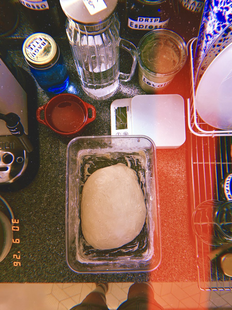 drewstar___'s tweet photo. 9월 마지막 날 #사워도우 #발효시작 ☾18 #bulkfermentation
#Sourdough =1,152g
#hydration =77.456%
#folding x2
Flour 621g
Water 456g
Levain 75g (whole wheat 100%/ 50% hydration)
Salt 13g
W30Sep2026 #Sep30 #Wednesday #ThelastdayofSeptember https://t.co/qQ8oyMXRoo