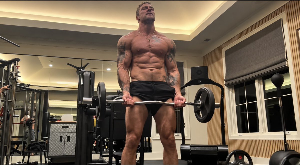 alanritchsonhq's tweet photo. https://t.co/s74SHwKJf0