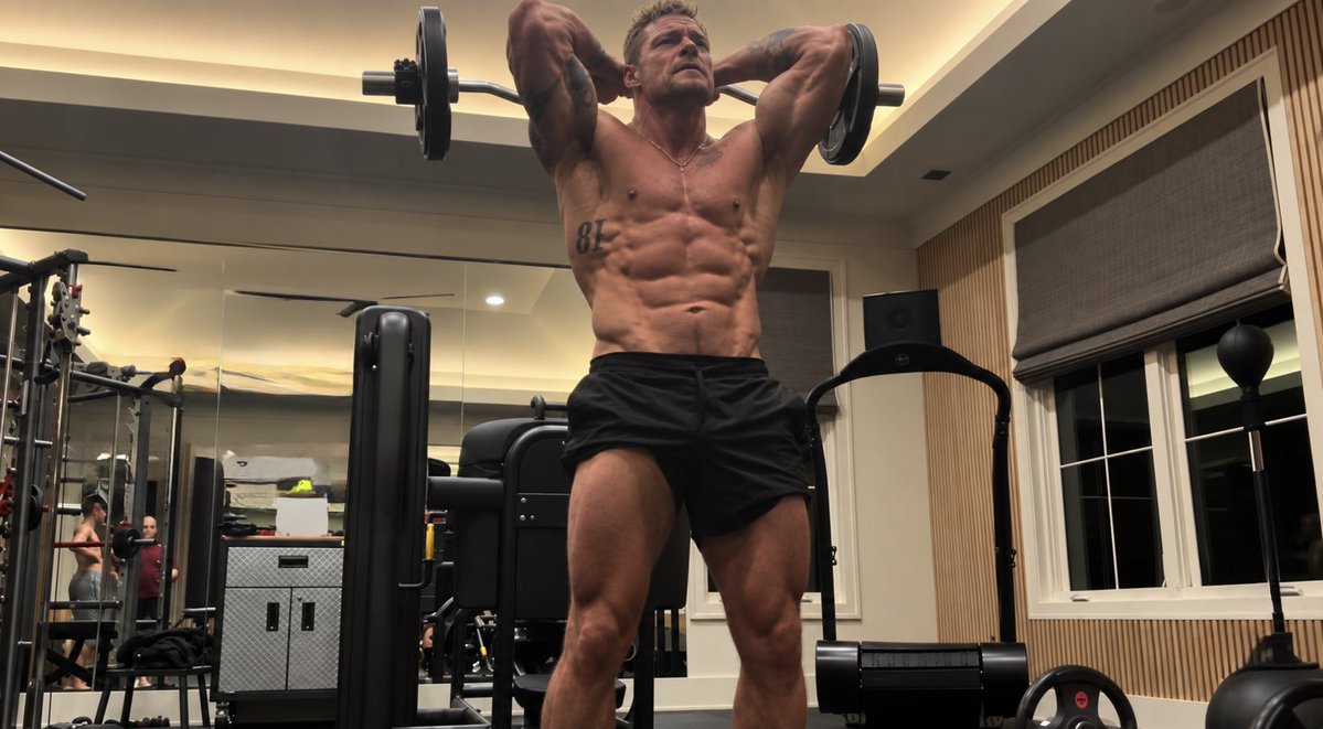 alanritchsonhq's tweet photo. https://t.co/s74SHwKJf0
