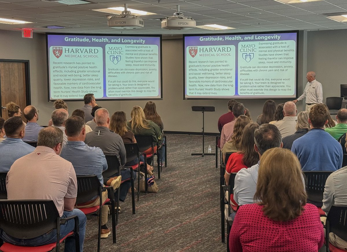SEFreightLines's tweet photo. Our President, Tobin Cassels, recently addressed Support Center associates on the power of joy, gratitude and a positive mindset, and how these simple practices can make a difference in our work and everyday lives. #SEFL #LTL #trucking https://t.co/JBkscJcGD5