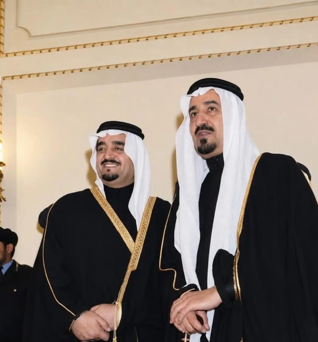 nasser_2030m's tweet photo. الملك خالد والملك فهد رحمهم الله 🇸🇦🤍

أخوان جمعتهما المحبة والوفاء وخدمة الوطن،
رحم الله الملك خالد بن عبدالعزيز وأخاه الملك فهد بن عبدالعزيز، وأسكنهما فسيح جناته وجزاهما عن الوطن وأهله خير الجزاء. 🤲🏻
#عبدالعزيز_بن_فهد https://t.co/lNDyzWpsed