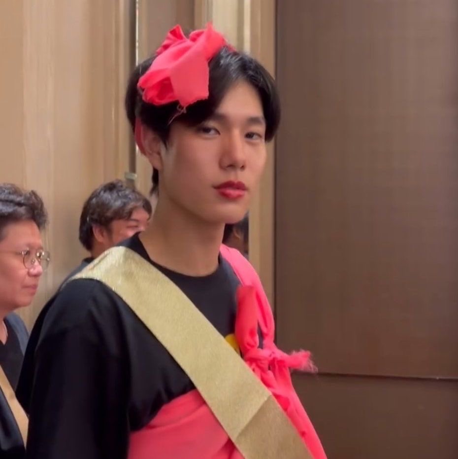 atitamnti's tweet photo. ฮีจะรู้ตัวปะว่าเวลาฮีทำตัวบ๊อง ๆ มันน่ารักขนาดไหน.🥸😼 https://t.co/naMIscnaCJ