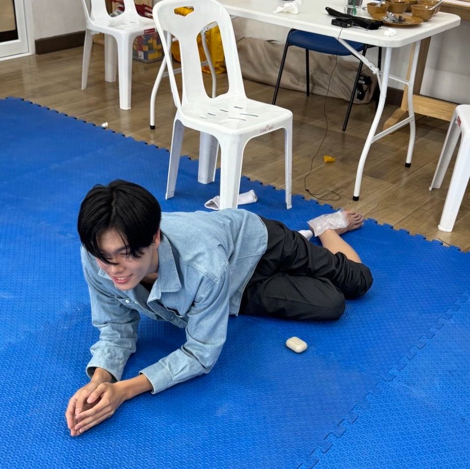 atitamnti's tweet photo. ฮีจะรู้ตัวปะว่าเวลาฮีทำตัวบ๊อง ๆ มันน่ารักขนาดไหน.🥸😼 https://t.co/naMIscnaCJ