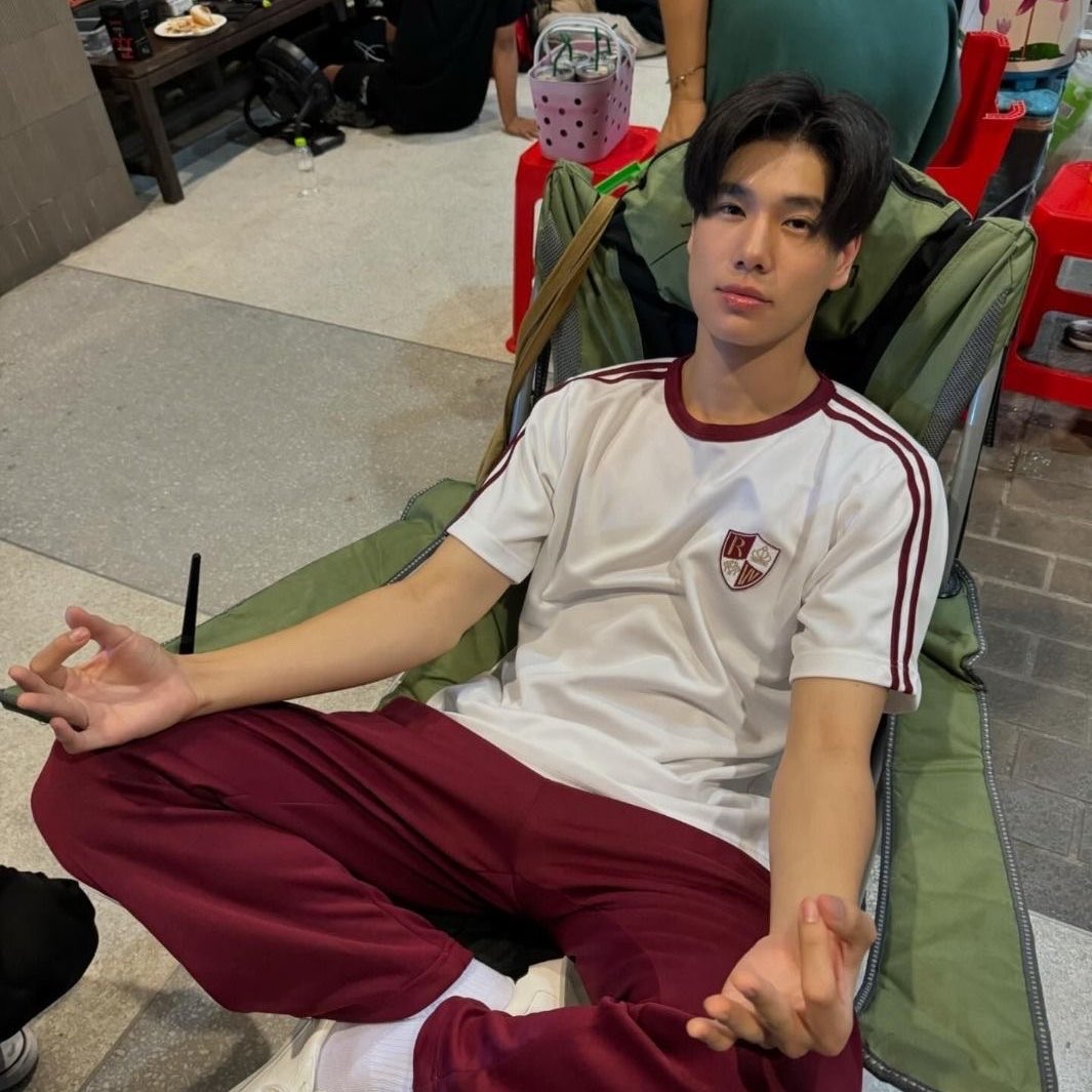 atitamnti's tweet photo. ฮีจะรู้ตัวปะว่าเวลาฮีทำตัวบ๊อง ๆ มันน่ารักขนาดไหน.🥸😼 https://t.co/naMIscnaCJ