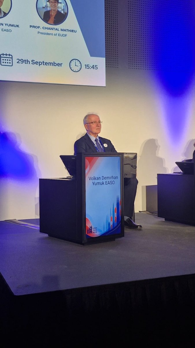 EASOobesity's tweet photo. Excellent press conference on #EUScreeningWeek yesterday in Milan Italy 🇮🇹  with Commissioner  @OliverVarhelyi, @EASOobesity President Volkan Yumuk, aka @EasoPresident @escardio @EASD and @EUDF https://t.co/5iWFm5css3