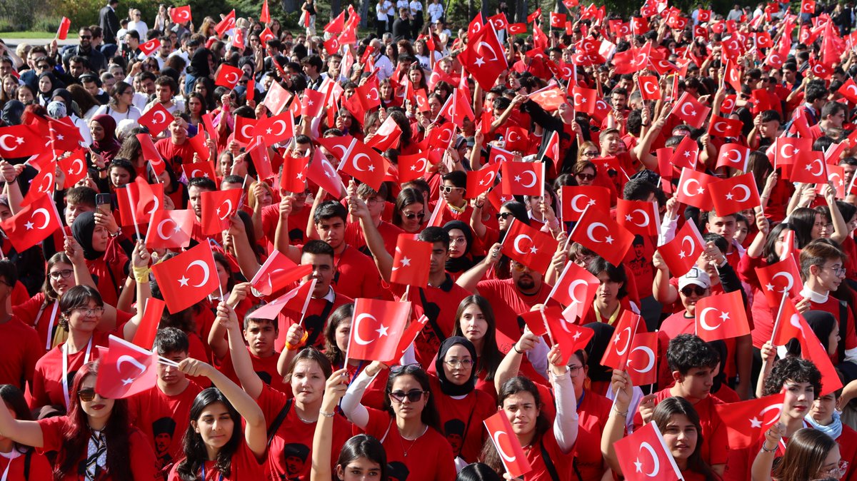 losev1998's tweet photo. Ey Türk Gençliği !

Birinci vazifen, Türk istiklâlini, Türk Cumhuriyetini, ilelebet, muhafaza ve müdafaa etmektir.
#3EkimdeLÖSEVleAnıtkabirde 
#LÖSEV https://t.co/uUIdBY6tf5
